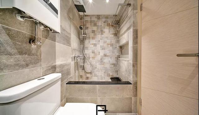 香港52㎡公寓挤4口人!房子小不说,朋友还称:只有土豪住得起