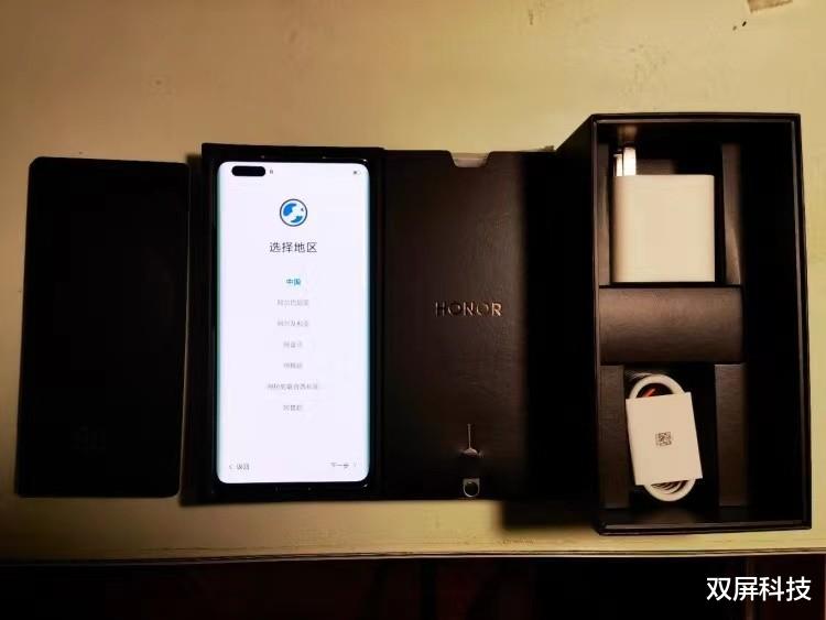 从5999跌至3099,超曲屏+三主摄+IP68防水,超越华为Mate40Pro?