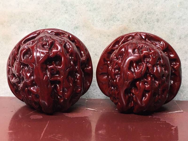 文玩核桃|盘玩文玩核桃的前、后、中期分别应该用什么刷子？应该注意什么？