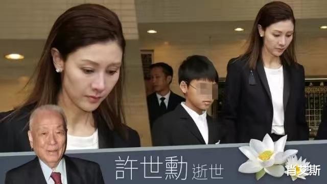 赵丽颖|李嘉欣低调富豪公公：拥有百套豪宅与李嘉诚为邻，却独宠妻子一生