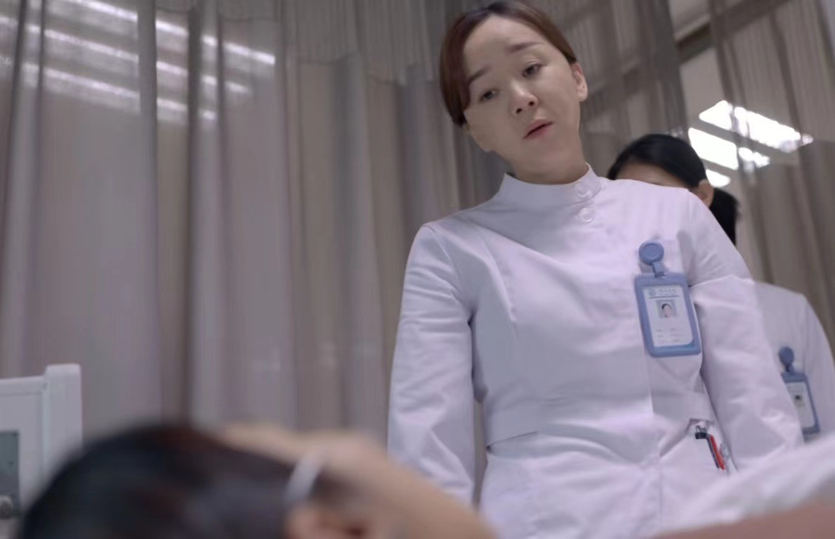 谢谢你医生|换剧如换脸！演完《底线》再演《谢谢你医生》，愣是没认出来