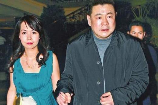 甘比|6位豪门中的“平民女孩”，甘比继承6百亿身家，曾馨莹连生3胎