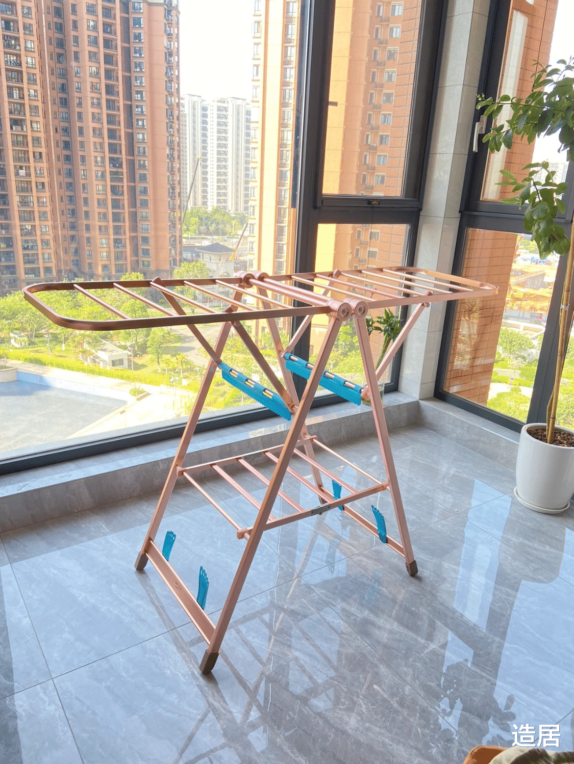 装修好看的阳台,都不用晒衣服吗?