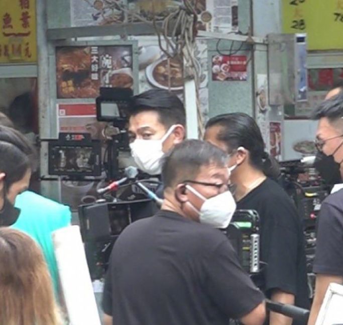 彭于晏|刘德华彭于晏合作新片，彭于晏穿西服亮相，颜值上升获夸赞