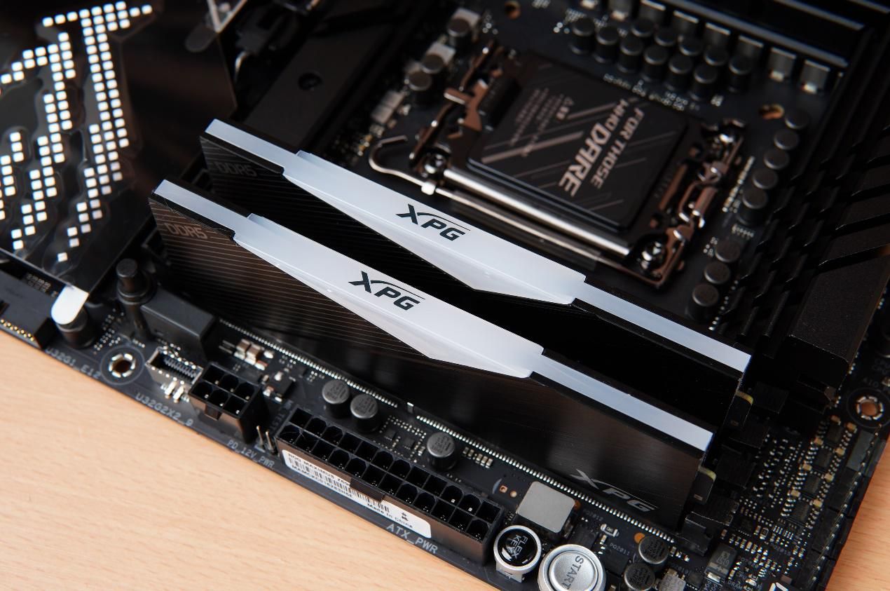 微信|i7-13700K+RTX3080Ti+XPG飓风风扇的光污染主机装机分享