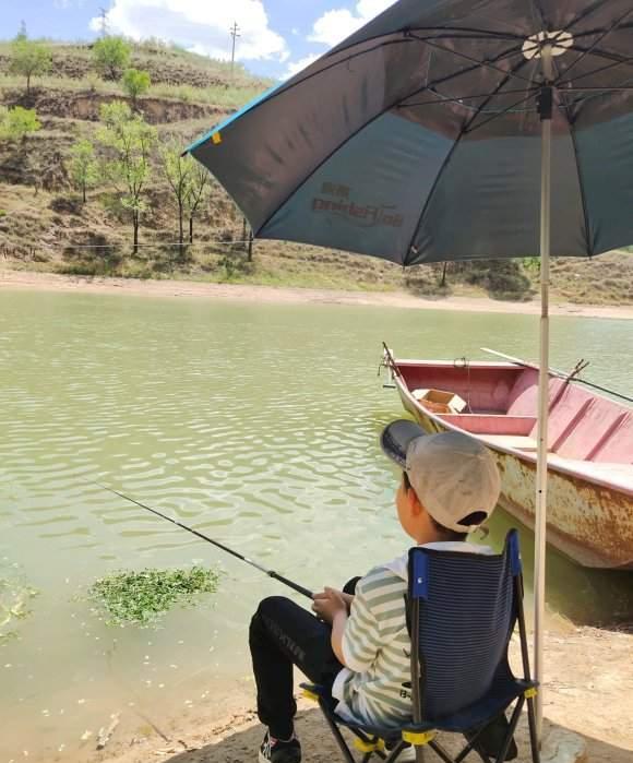 中暑|夏末秋初野钓避暑方案，清爽钓鱼很难晒黑