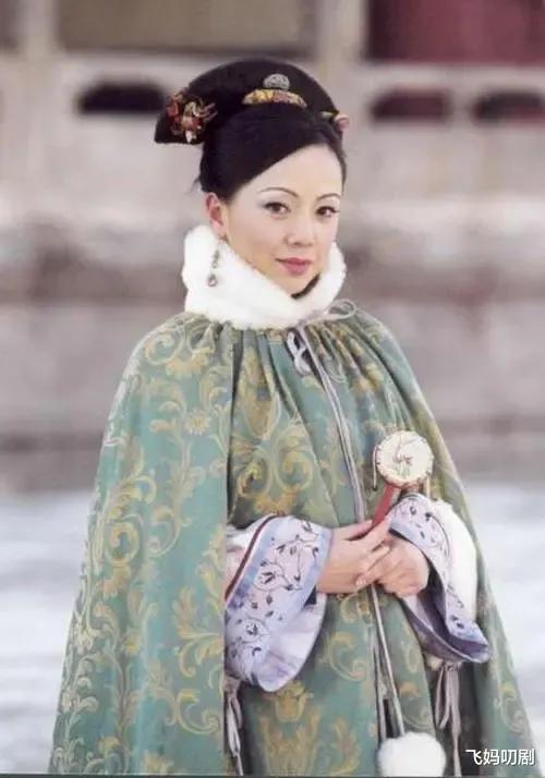 姐姐|《大湾仔的夜》怼3个哥哥，化解2次尴尬，邓萃雯也是宝藏姐姐