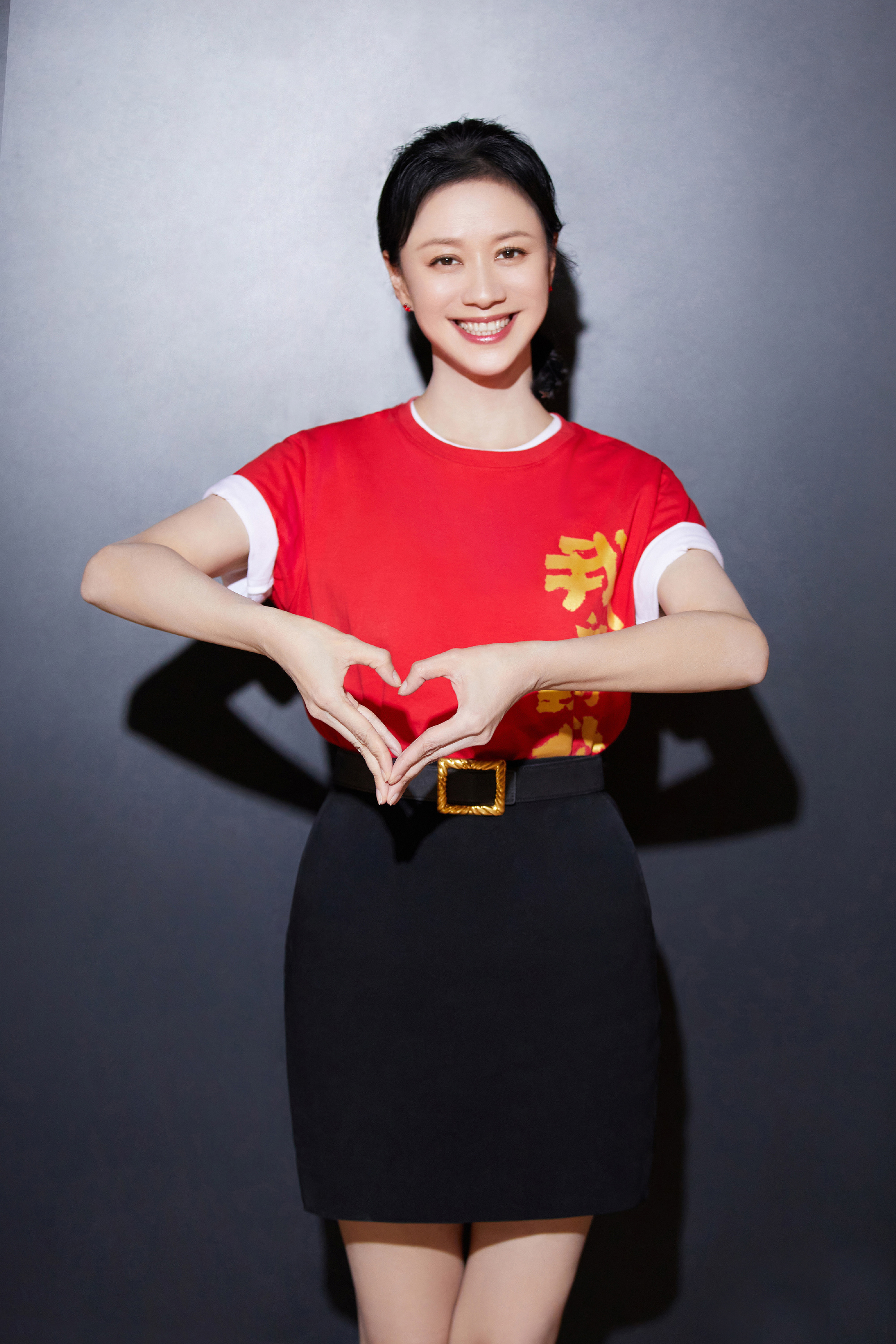 倪虹洁|当红女星倪虹洁：心疼开小卖店的文盲妈妈，44岁的她情感状况怎样