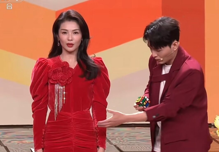 春晚|春晚槽点多，大张伟说脏话，刘涛被质疑是托，邓男子魔术不如刘谦