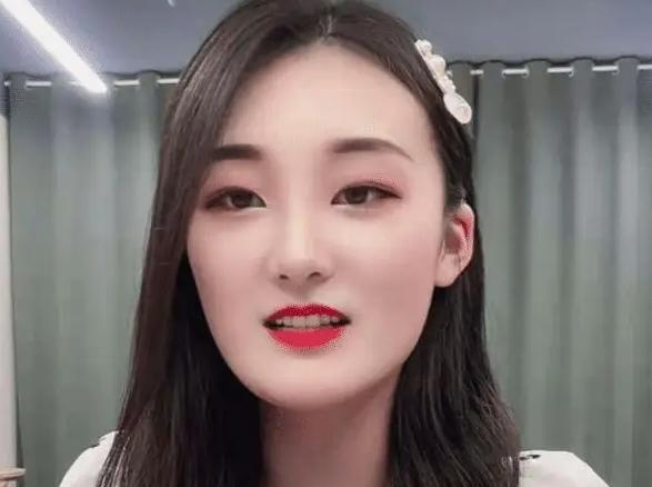 陈亚男|陈亚男换人设复出，摆拍视频遭吐槽，网友：除了作秀啥都不会