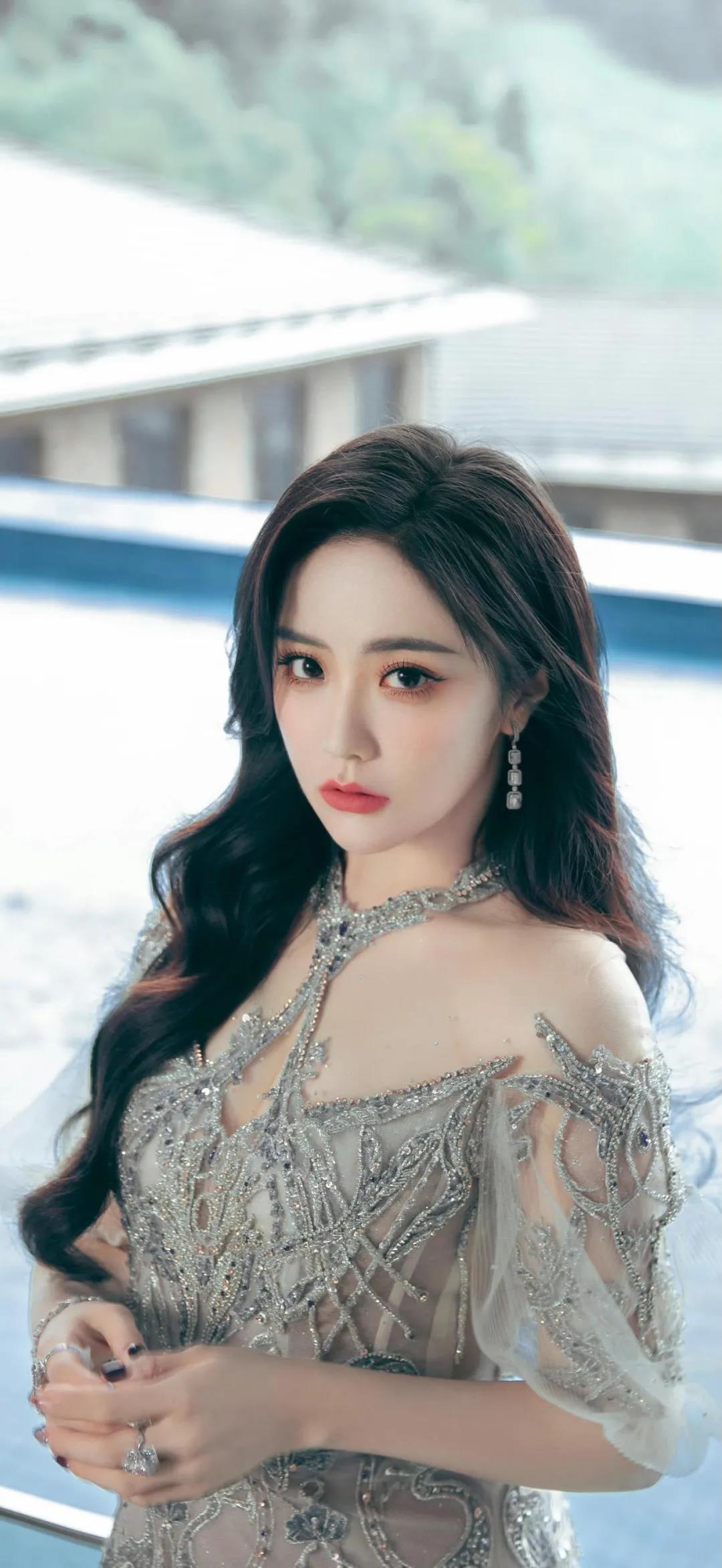 王艺瑾|王艺瑾，笑容甜美可人的“甜美系”女神！