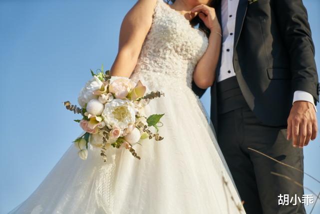 “你女儿要啥房子啊,给我小儿子当婚房吧”儿媳:请你搬出我家