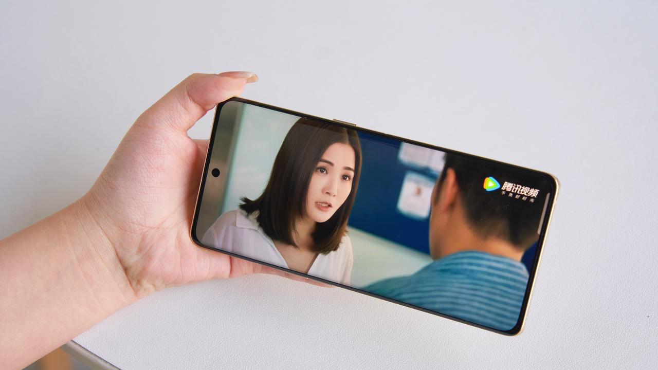 apache|有一说一红魔8Pro的屏幕在观感上真的拉满了！