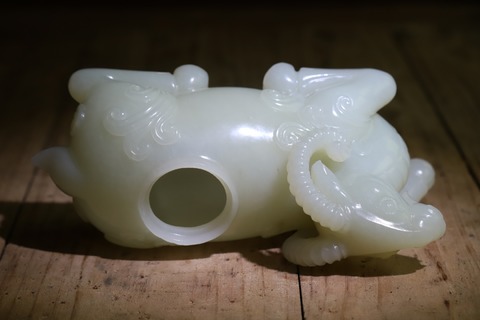 和田玉籽料|和田玉籽料“子母羊 水盂”.