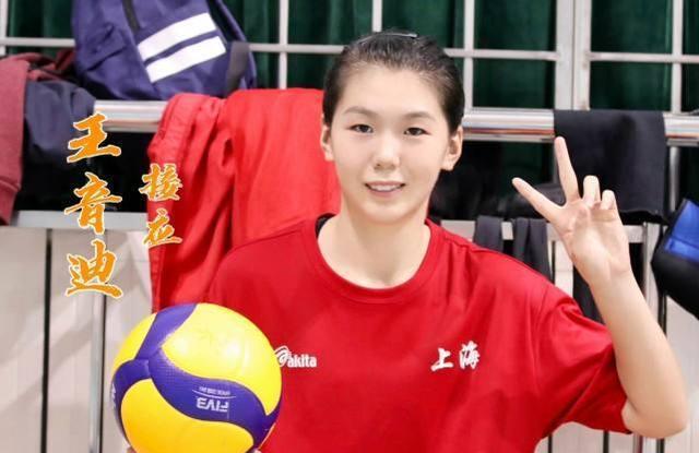 55扣13中9失误！女排17岁接应新星被打回原形，网友：别捧太高