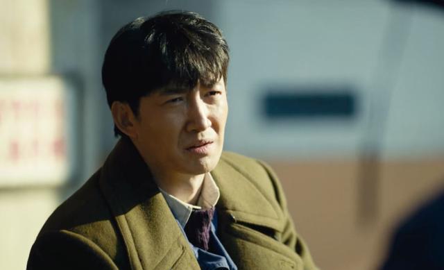 人世间|他出道18年常演配角，43岁凭《人世间》圈粉无数，演技不输雷佳音