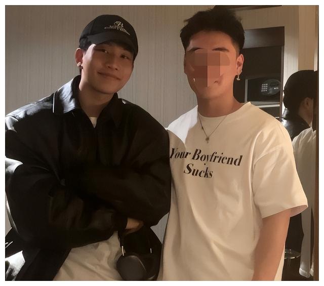 陈坤20岁儿子近照曝光！五官立体帅到认不出，和爸爸陈坤越长越像
