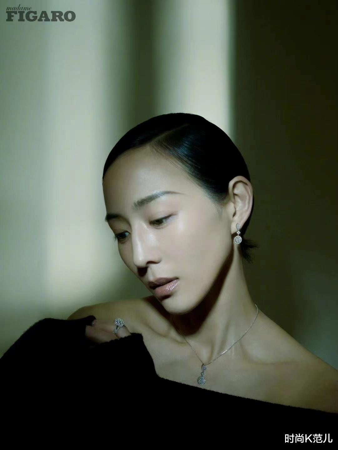 燃脂 张钧甯十一月刊封面大片，贴头皮发型优雅高级，完美演绎美人风骨