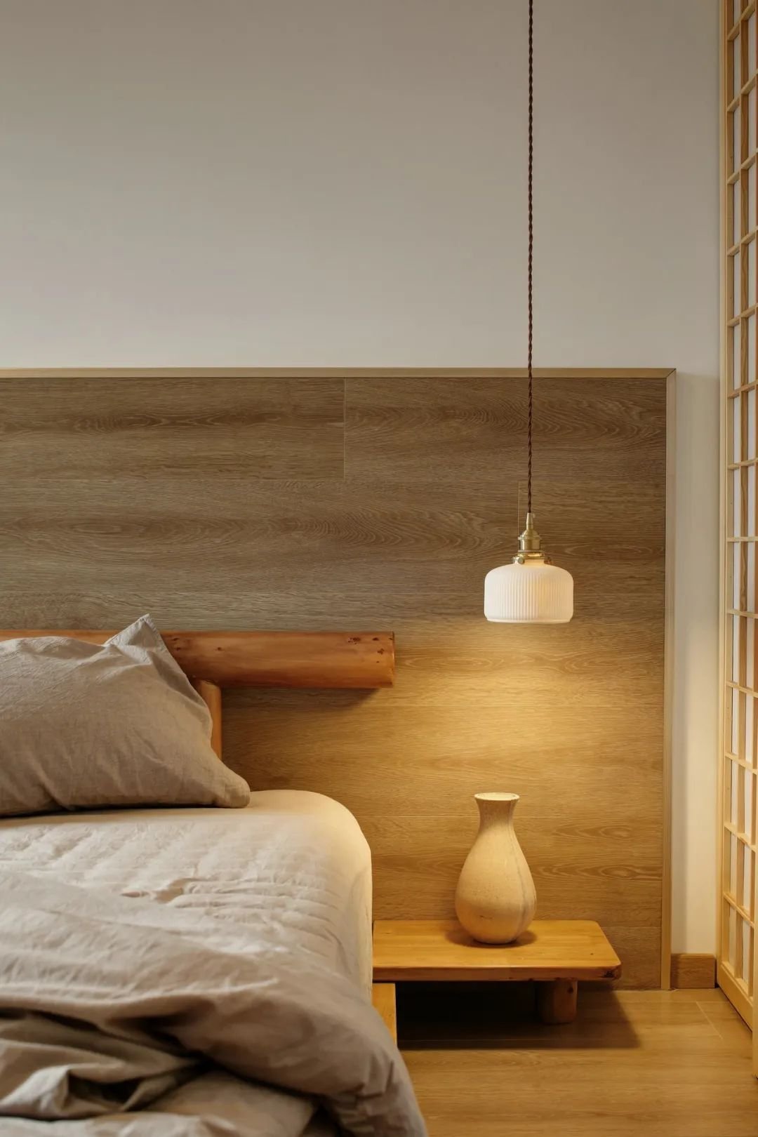 小户型打造多功能客厅!办公休闲用餐,1㎡也不浪费