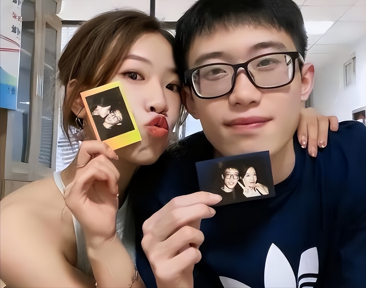 蚌埠|情侣保研后双双“翻车”，简历漏洞被网友发现，好学生人设崩塌了