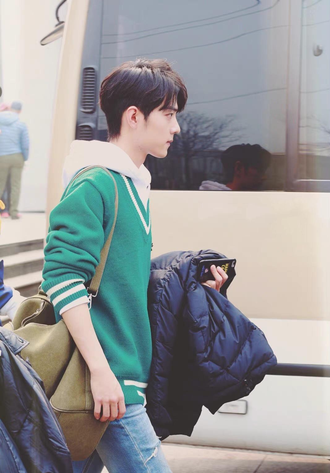 肖战|相似的经历,躲不开的资本大棒,肖战、李子柒熬过去了吗?