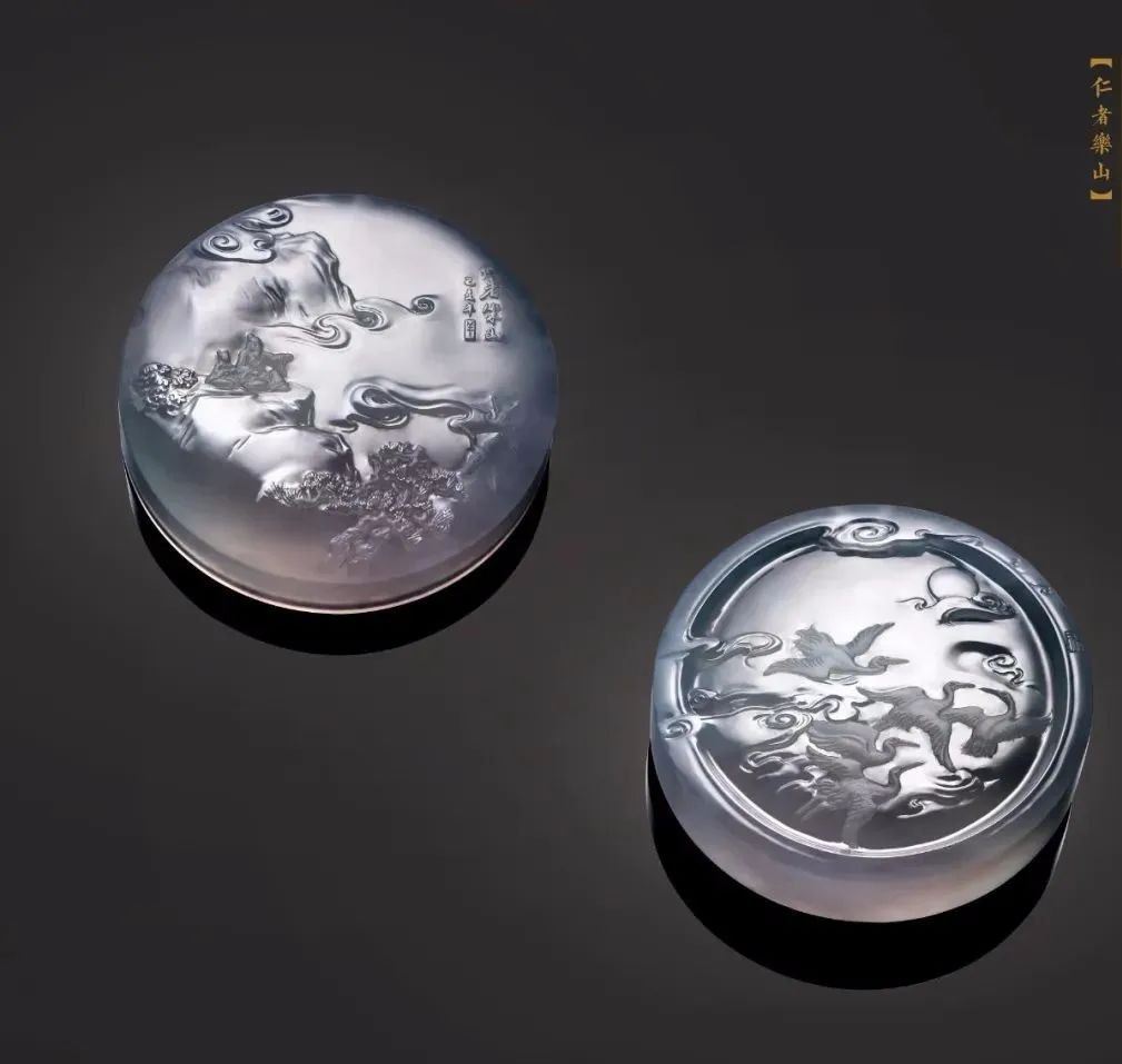 雕刻|一块白冰带棉的翡翠手镯芯，玉雕师雕刻成这样！