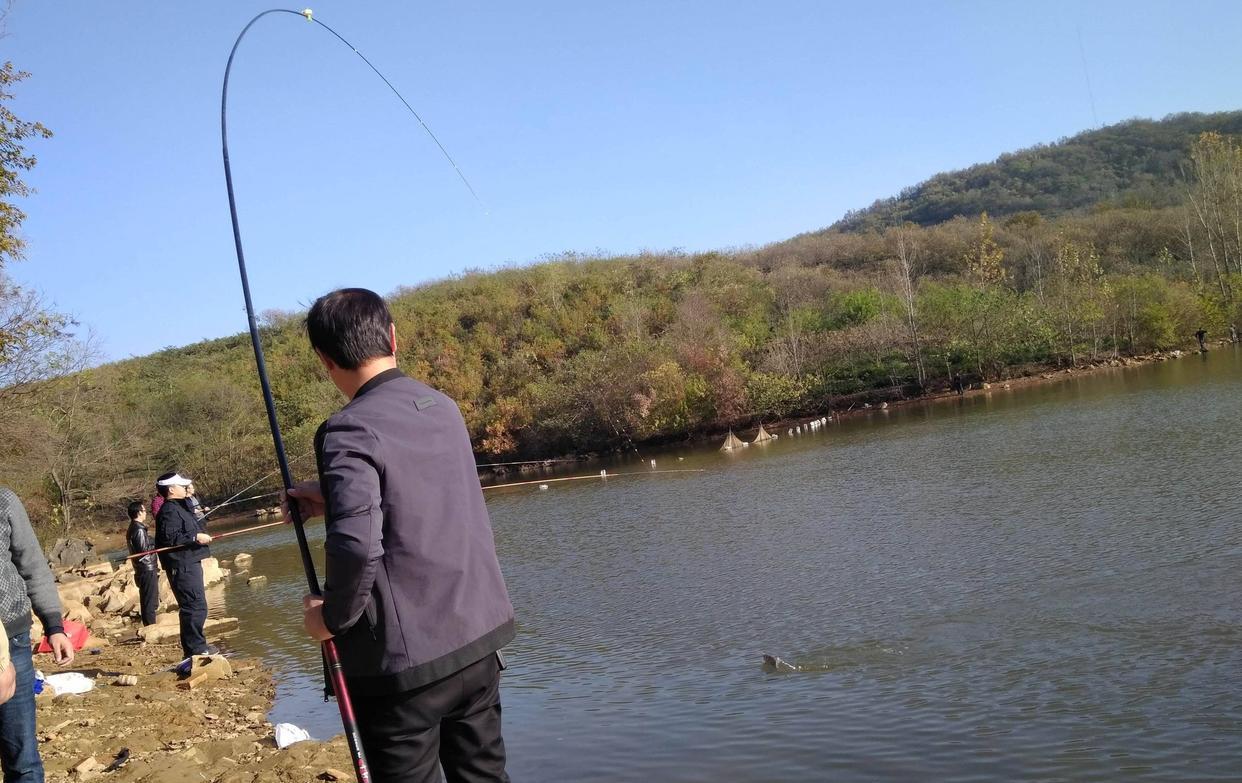 |野钓，鱼竿要选多长？新手选择两种尺寸足矣
