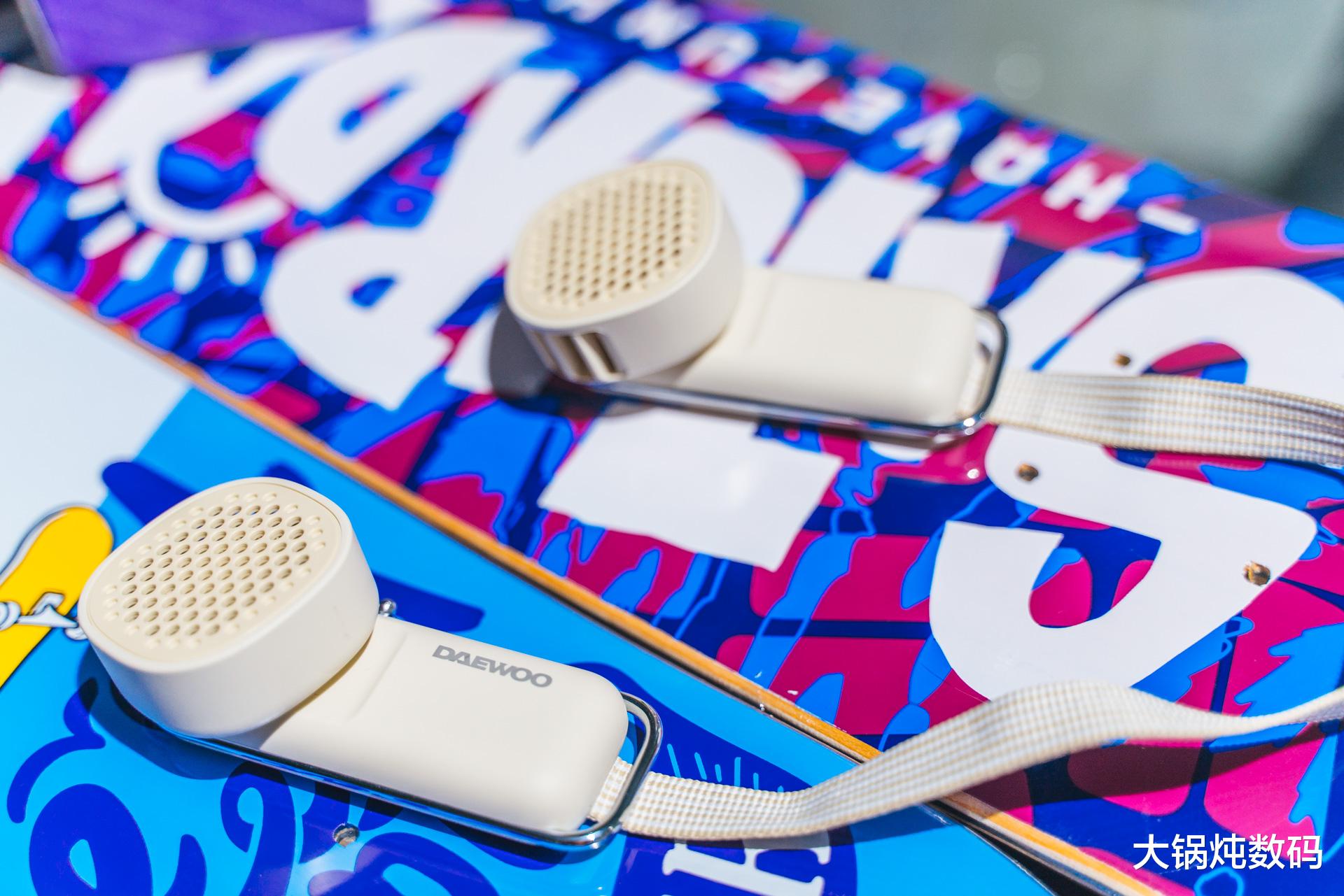 夏日外出必备降温神器——大宇挂脖风扇