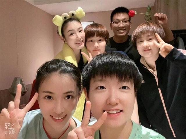 孙颖莎|伊藤被打脸，孙颖莎成首个00后世界第一，新年表态或让大头妹绝望