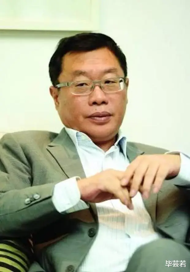 因不满银行柜员嘲讽,张小波一怒之下取走存款,银行行长上门道歉