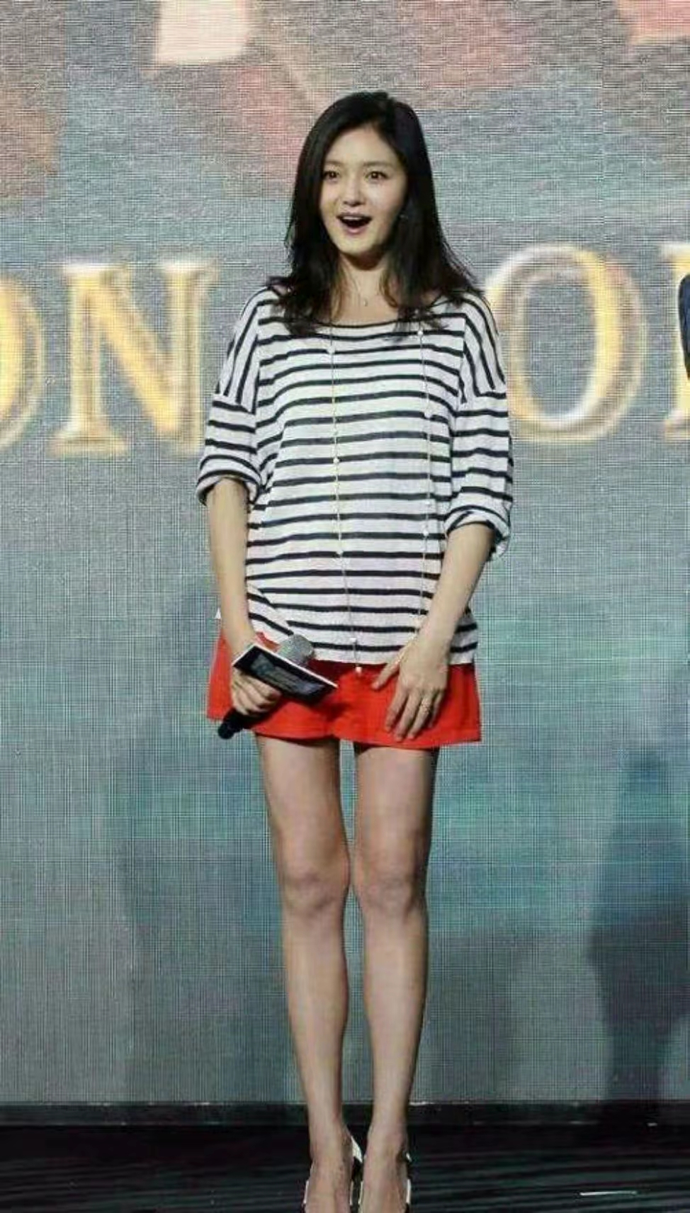 大S|大S婚后首晒甜蜜照片，尽显小女人心思，暗示“网购”老公很满意