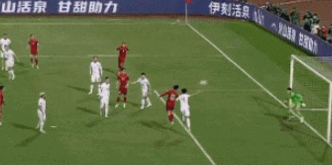 王燊超|藏项链，停球5米，眼神防守+低级失误，王燊超为何能坐稳主力？