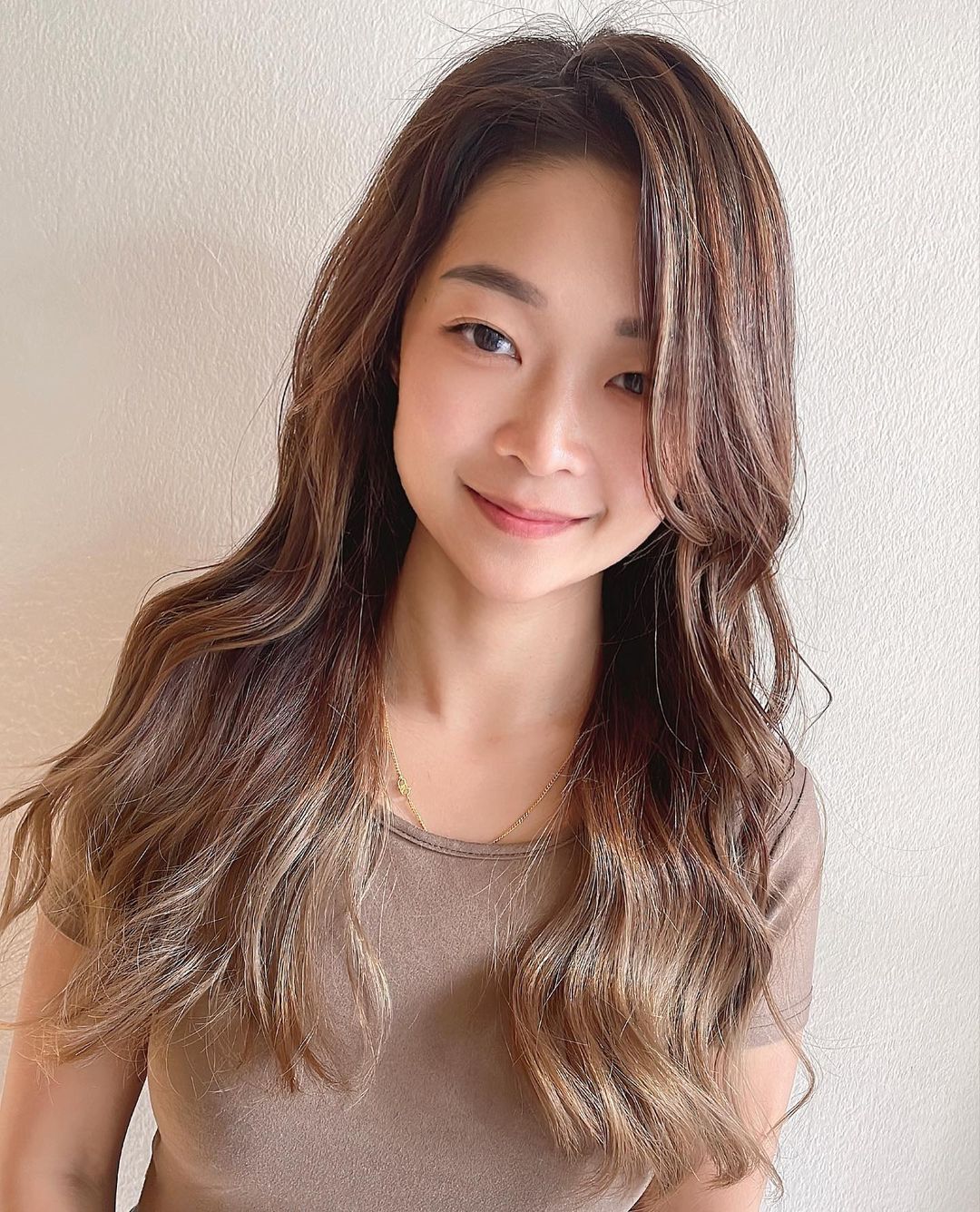 发型 这20款女士发型，让你大不一样，百变瘦脸很有气质