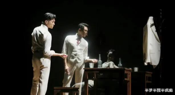 谢霆锋|谢霆锋空中转呼啦圈，《飞虎3》满屏荷尔蒙，内娱男星何时卷起来