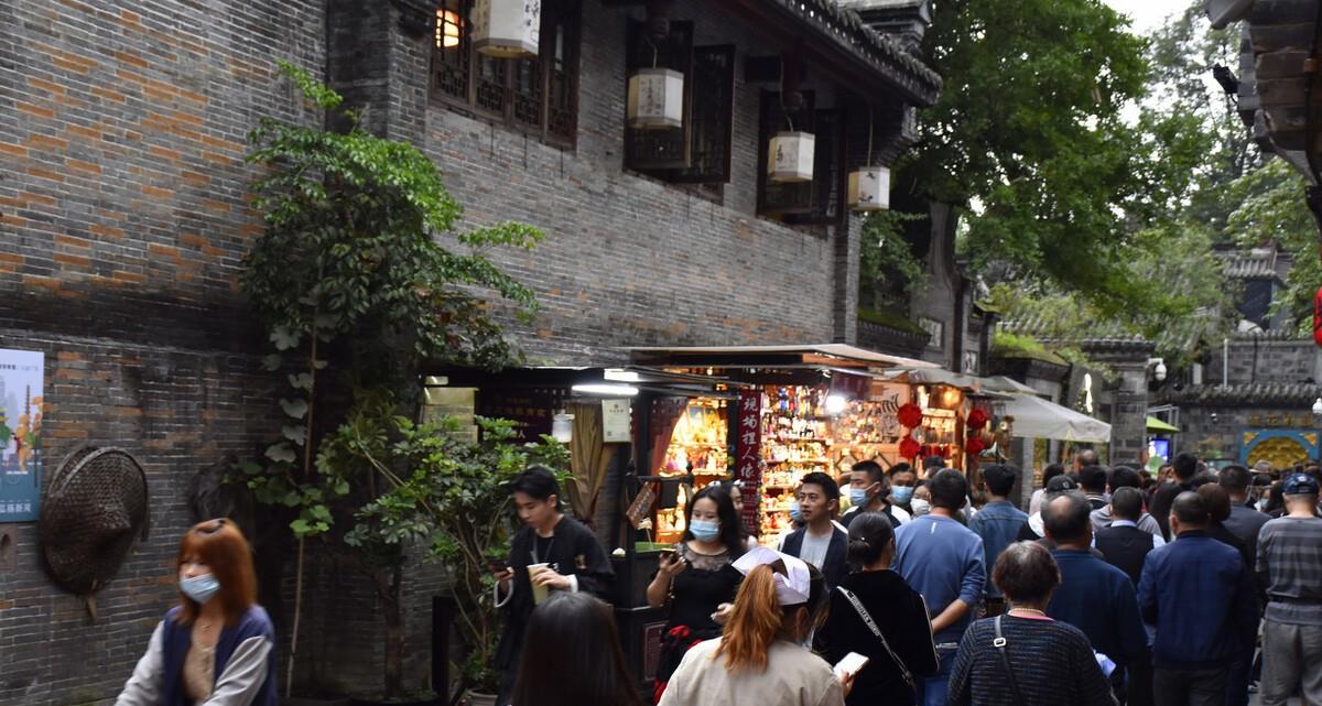 旅行|各地景区里的东西这么贵，你有什么看法？