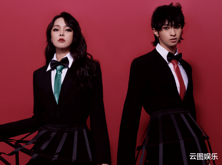 庾澄庆|庾澄庆二婚妻子坐豪车出行!穿短裤美腿太吸睛,保安看得目不转睛