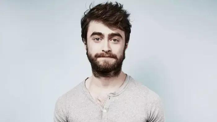 哈利·波特|回顾 孩子们的哈利波特，八千万片酬换人生停滞，他早成爱喝酒的矮大叔