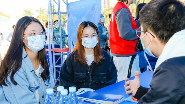 校园招聘|“不当我儿媳妇就把你辞退”，毕业生崩溃，网友：还有这好事？