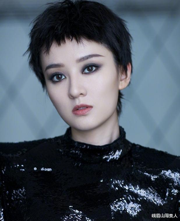 背头 ?直男“最反感”的3种女生发型，女生却认为很美，第一种很常见！