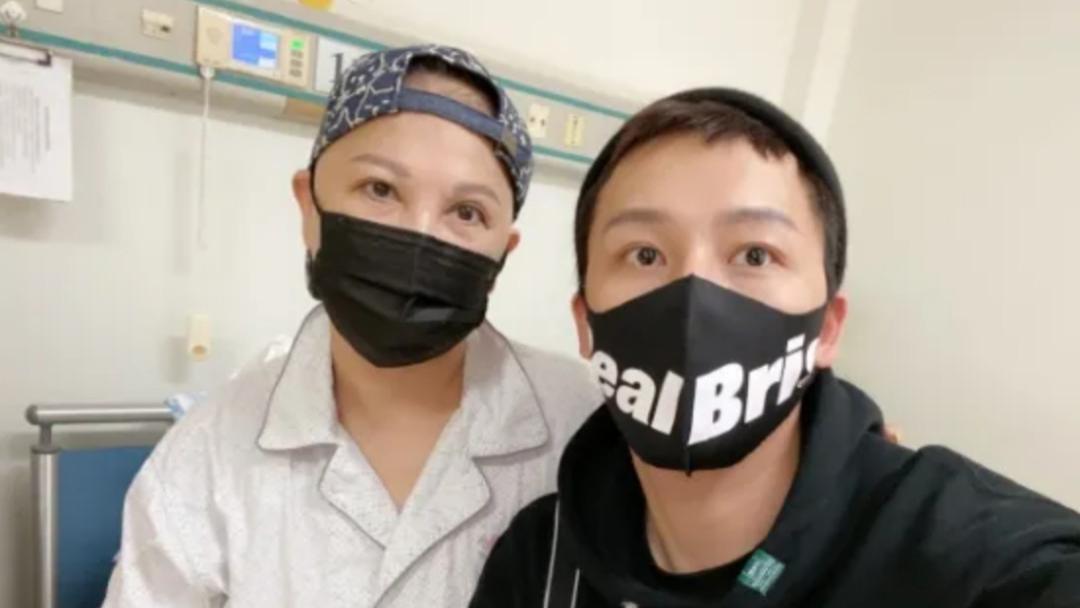 刘维|知名歌手半年内父母双亡，成为孤儿，数十位明星发文安慰