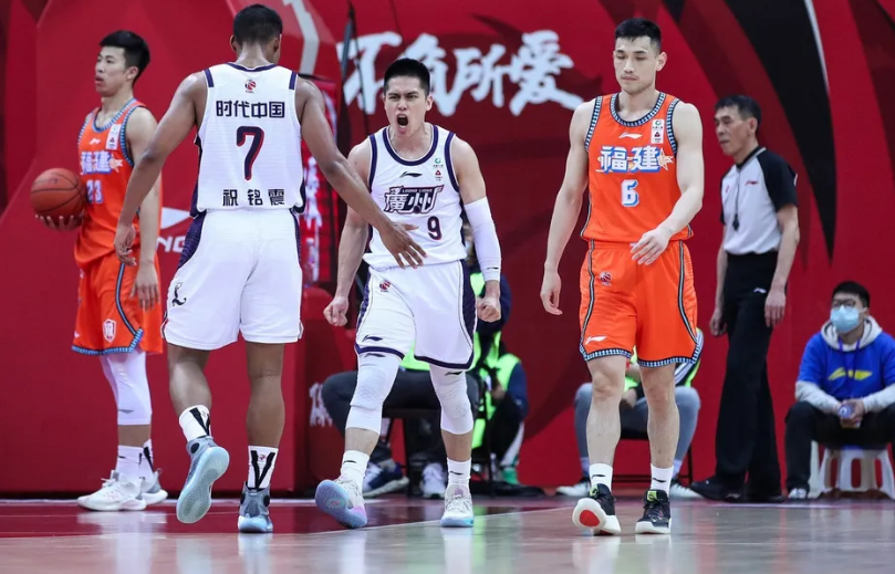 郭凯|广州男篮瘦身，离队第三人出炉，挑战郭凯地位失败，将告别CBA