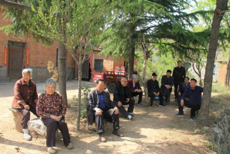 山东女子上午上吊下午下葬,警方为揭开背后真相直接刨坟