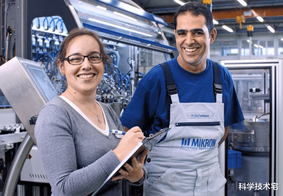 华为|28nm芯片搁置？俄罗斯公司宣布，大力生产90nm芯片！