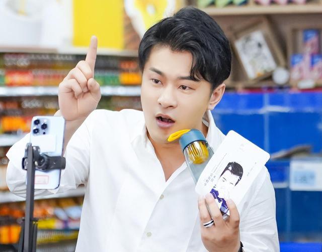 带货|粉丝质疑辛巴偏心女徒弟，对方直播解释：她继承了我无畏的精神