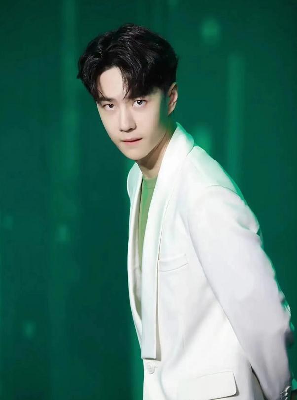 王一博|《无名》官宣王一博粉丝开始内卷：争与“叶秘约会”还发现新商机