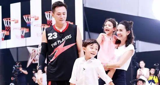 春节档|和谢娜交往5年,分手后差点抑郁,最后娶了外国妻子