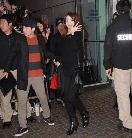 郑秀妍|郑秀妍要参加《浪姐3》?曾是插足阿娇恋情,为躲狗仔狼狈逃跑摔进垃圾堆!