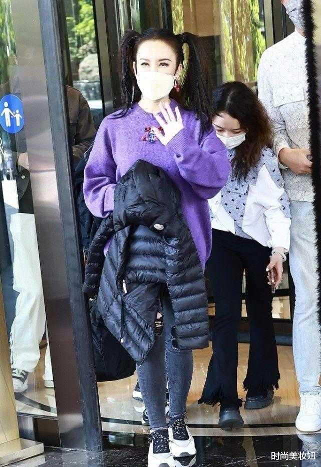 李玟 李玟为“装嫩”也太拼了,扎双马尾录制浪姐,年轻20岁不止