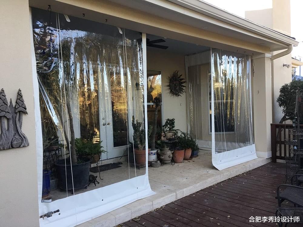 屋里越来越冷，自己动手给入户门廊加一圈挡风帘，大门打开不灌风