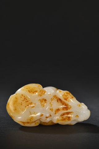 和田玉籽料|和田玉籽料原石雕瑞兽献宝摆件